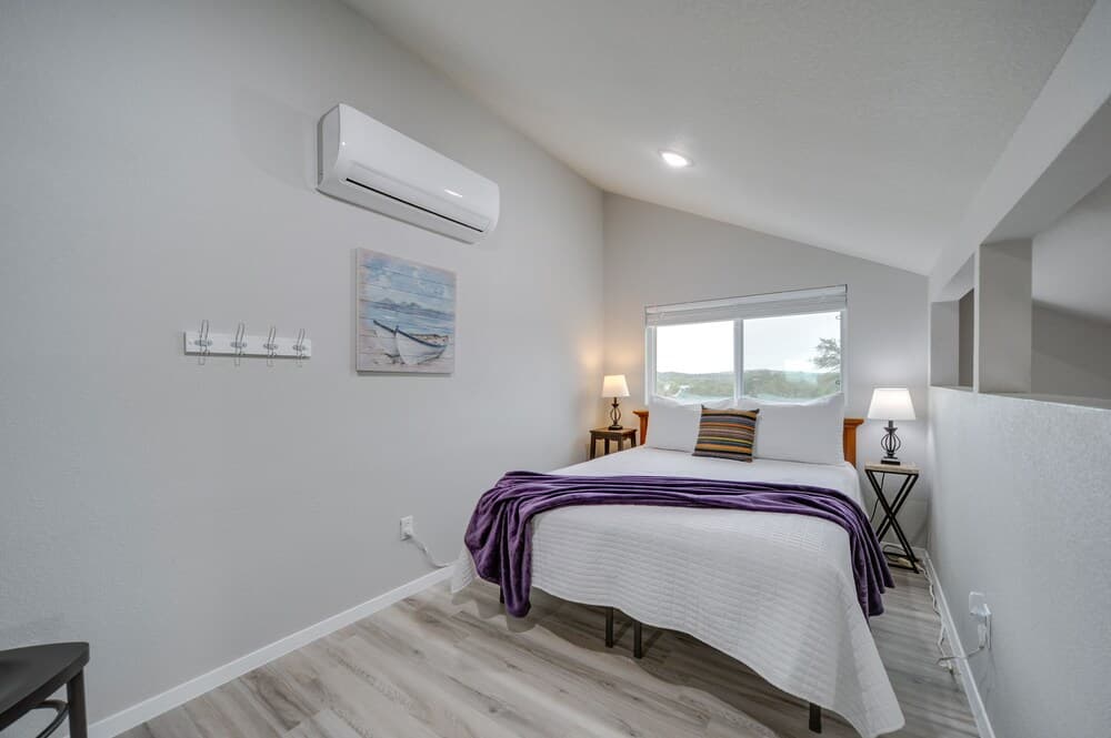 Stunning Texas Studio < 1 Mi to Canyon Lake!