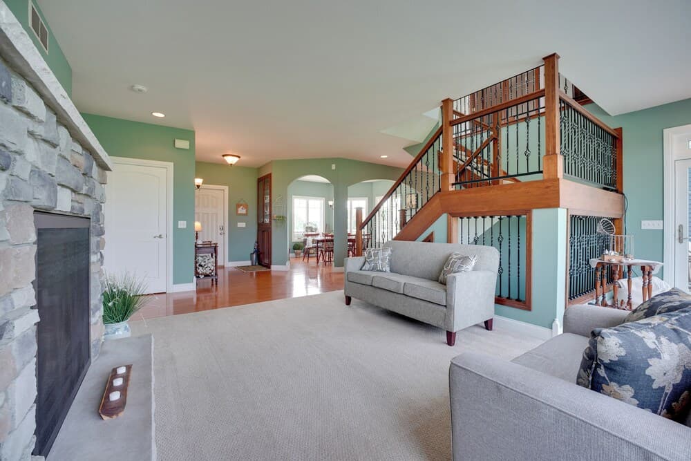 Blue Birds Perch: Stunning Home on Private Hilltop