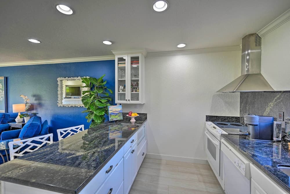 Bright & Airy Napa Condo W/patio on Golf Course!