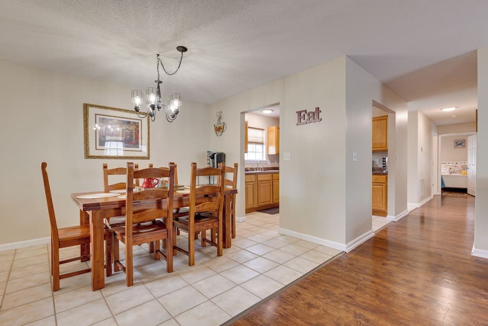 Charming Biloxi Vacation Rental Near Beach!