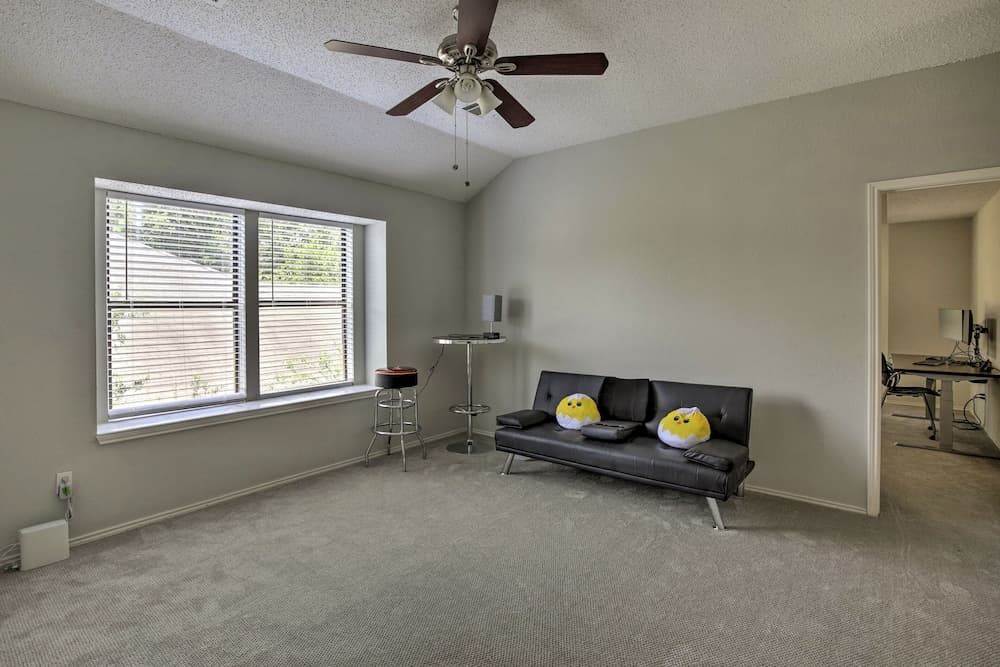 Convenient Allen Retreat, 2 Mi to Downtown!