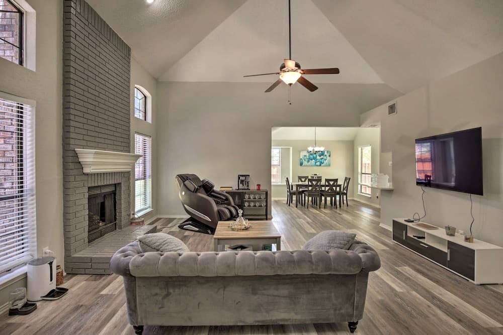 Convenient Allen Retreat, 2 Mi to Downtown!