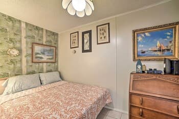 Cozy Beach View Getaway w/ Resort Amenities!