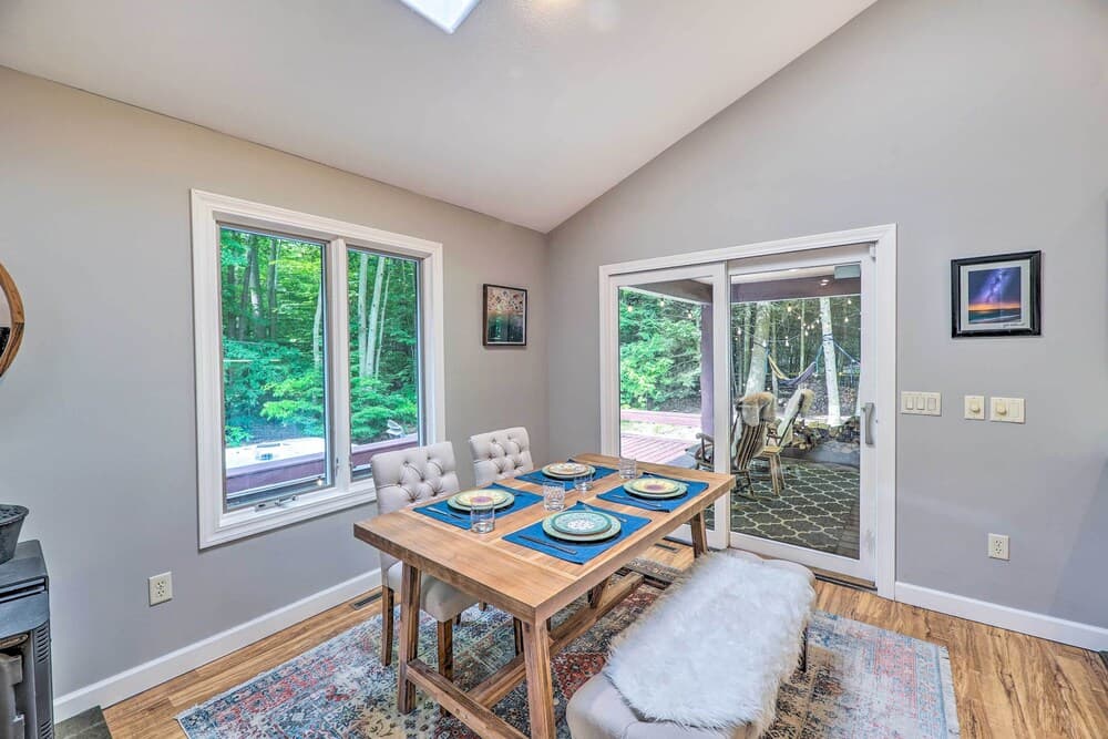 Cozy Whitehall Hideaway w/ Hot Tub + Chiminea!