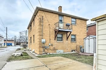 Cozy Milwaukee Home: 3 Mi to Whitefish Bay!