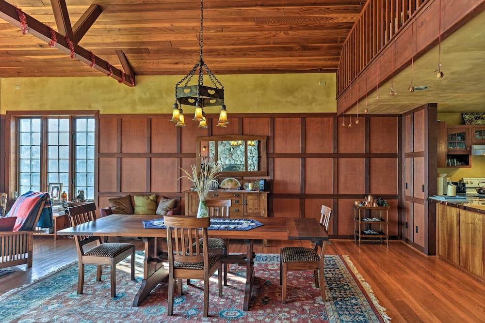 Forested Gold Beach House w/ Panoramic Ocean Views