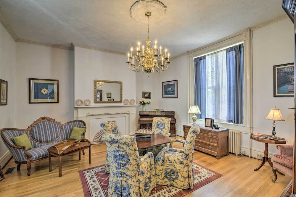 Historic West Virginia Home Built in 1854!