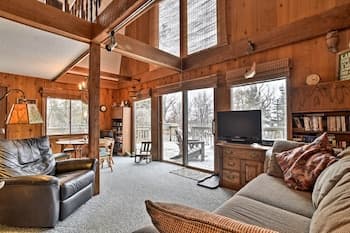 Lakeview 10-acre Kimball Cabin w/ Private Beach!