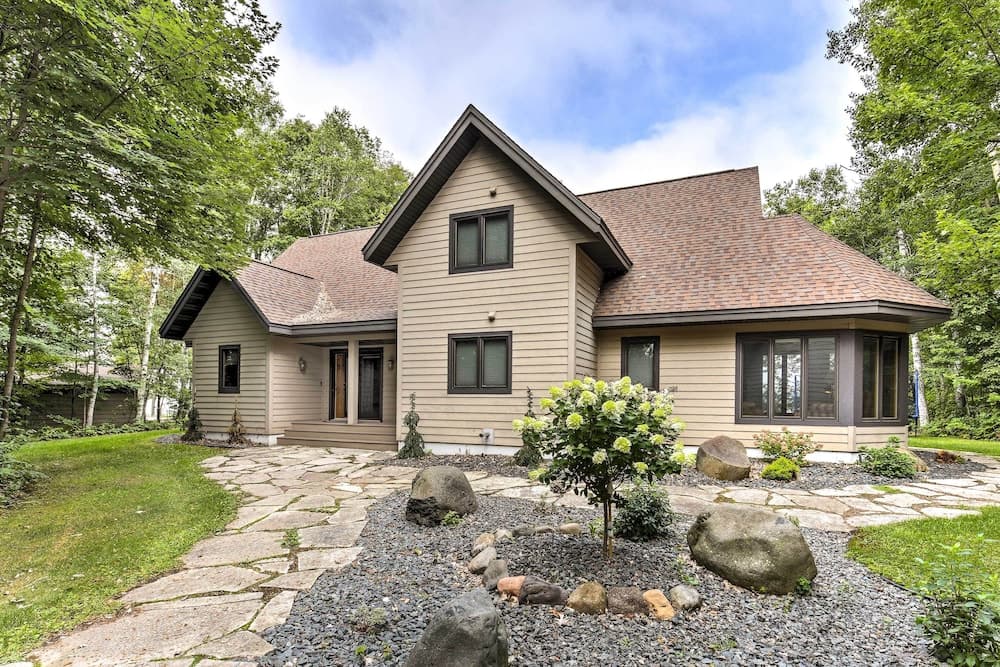 Lakefront Hayward Home w/ Game Room & Private Dock