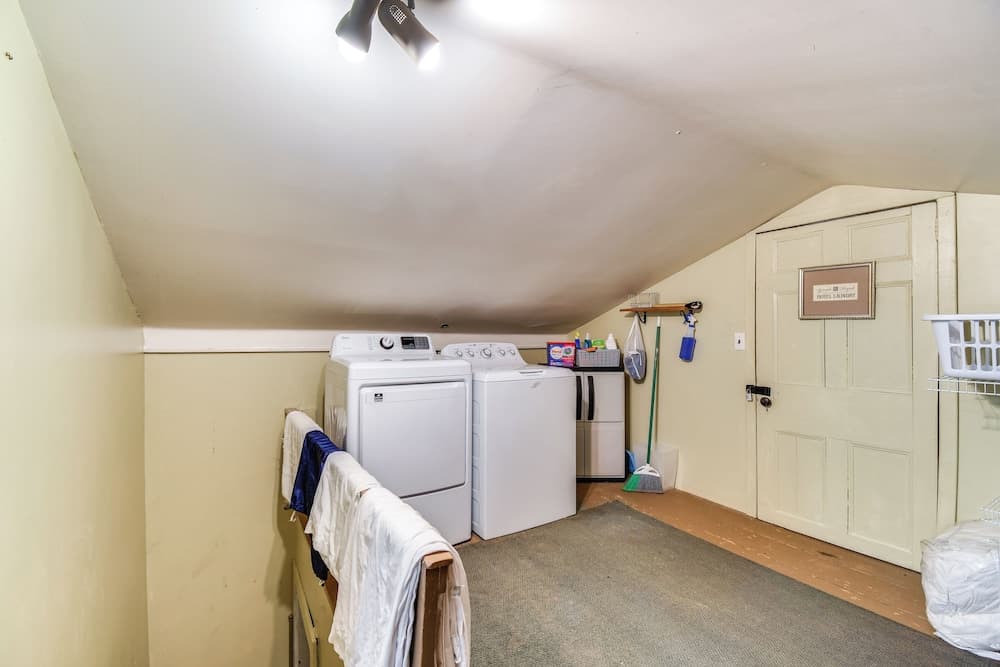 Lakefront Cayuga Retreat w/ Private Deck & Hot Tub