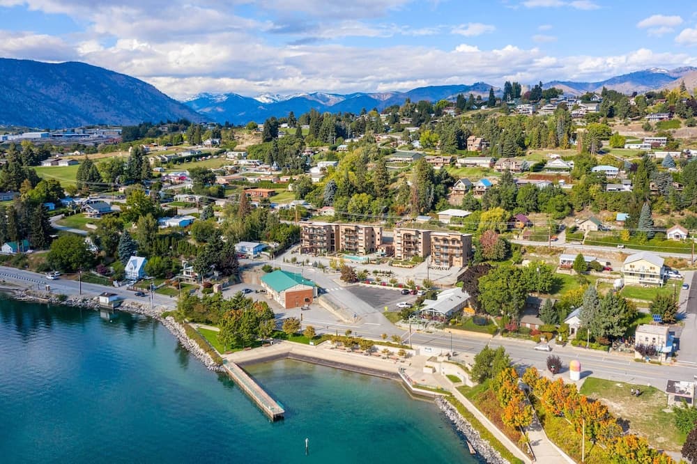 Lake Chelan Condo w/ Resort Pool & Hot Tub!