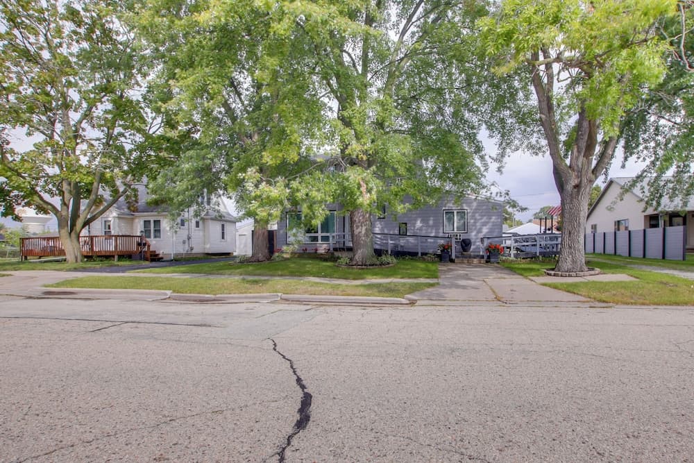 Neenah Home w/ Deck: Near Lake Winnebago