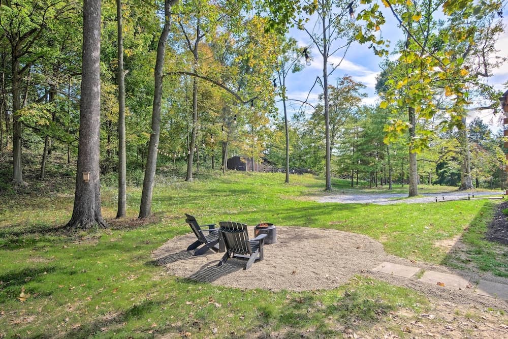 Peaceful 'creekside North' Studio w/ Fire Pit
