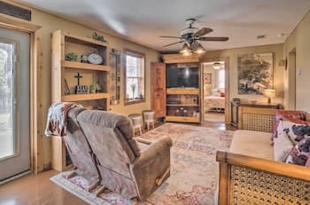 Quaint Texas Home < 2 Mi to Lake Georgetown!