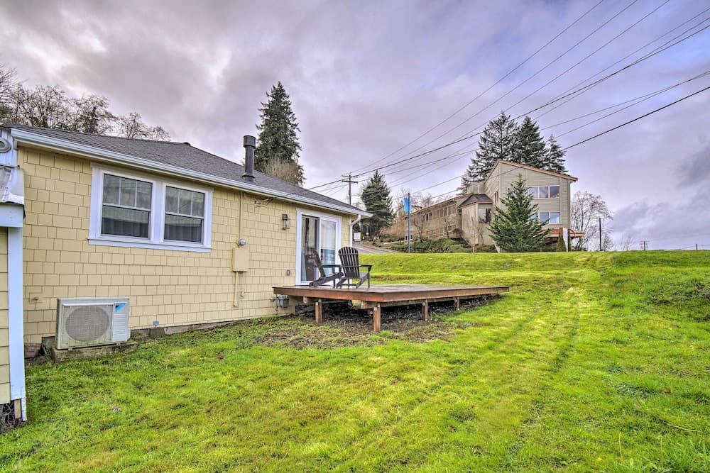 Updated Port Orchard Home, Walk to Waterfront