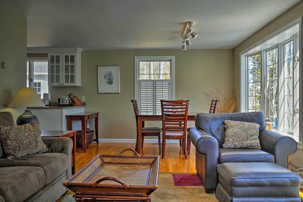 Peaceful Waterfront Apt w/ Deck, 22 Mi to Portland