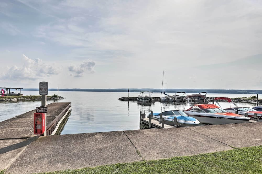 Serene Lodi Escape w/ Deck: Boat, Hike & Sip!