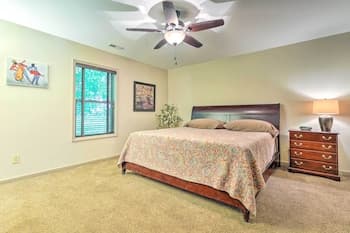 Pisgah Forest Farm Home: Outdoor Pool & Games