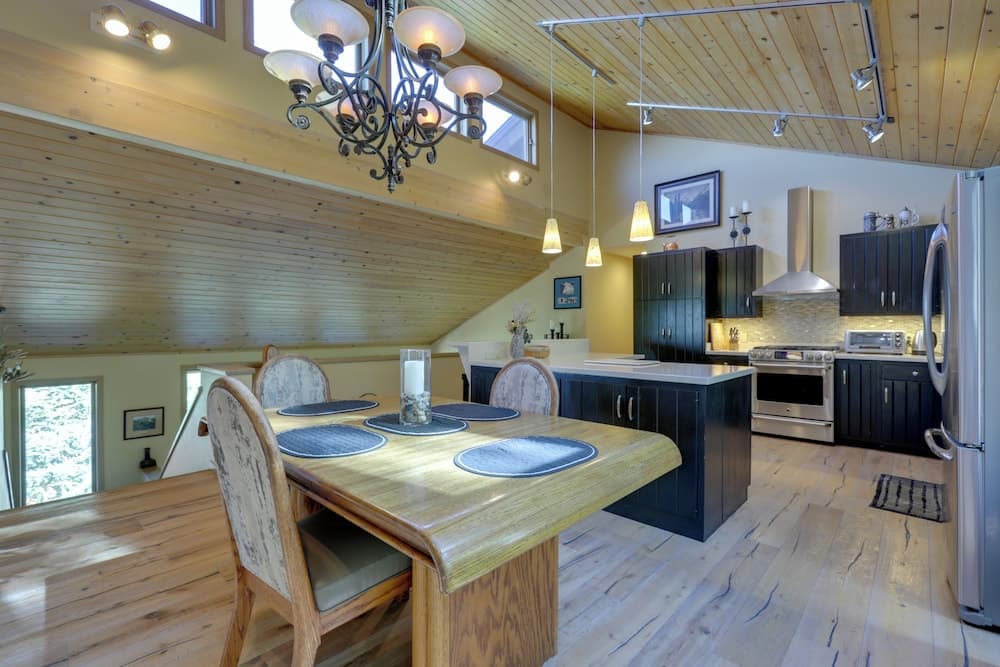 Vail 'treehouse' + Hot Tub, Sauna & Mtn Views