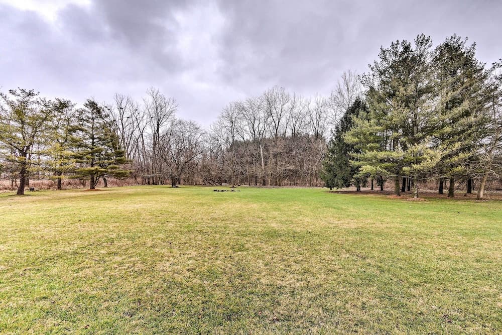 5-acre Vacation Home w/ Woods & Hiking Ground