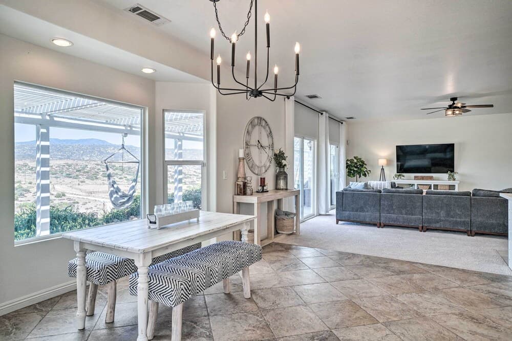 Beautiful Hemet Home: Large Patio & Mtn Views!