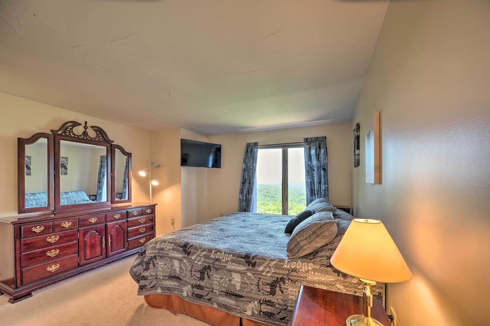 Mountain-view Campton Retreat ~ 3 Mi to Ski Slopes