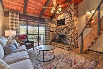 Cozy Dollys Den Condo w/ Private Balcony!