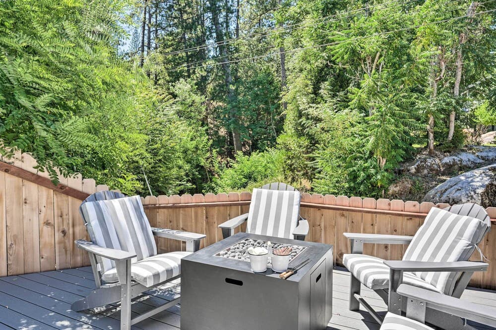 Downtown Nevada City 1900 Victorian Retreat!