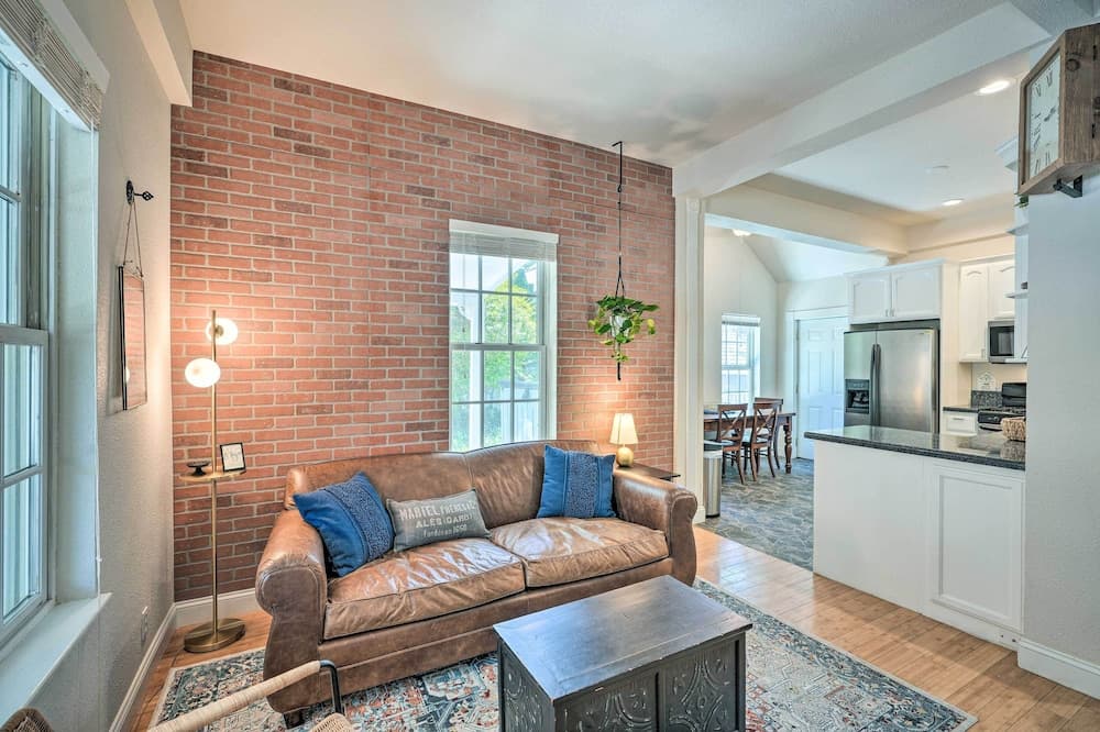 Downtown Nevada City 1900 Victorian Retreat!