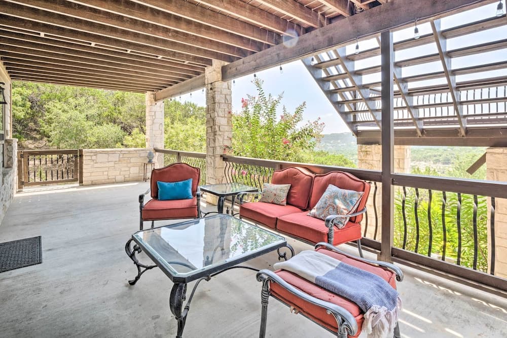 Jonestown House on Hill w/ Lake Travis Views!