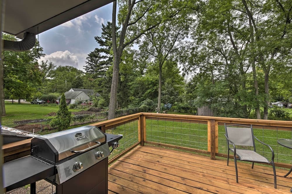 Lake Nagawicka Home - 2 Blocks to Boat Launch