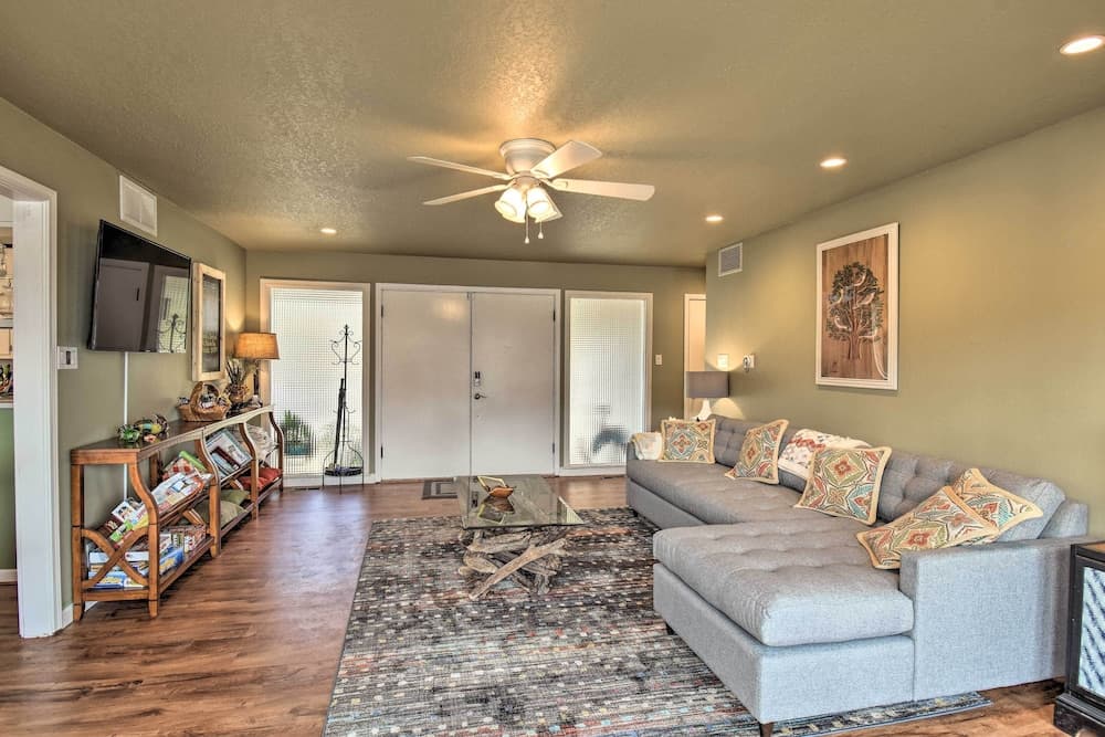 Updated Deck & Dock: Lakefront Home in Hot Springs