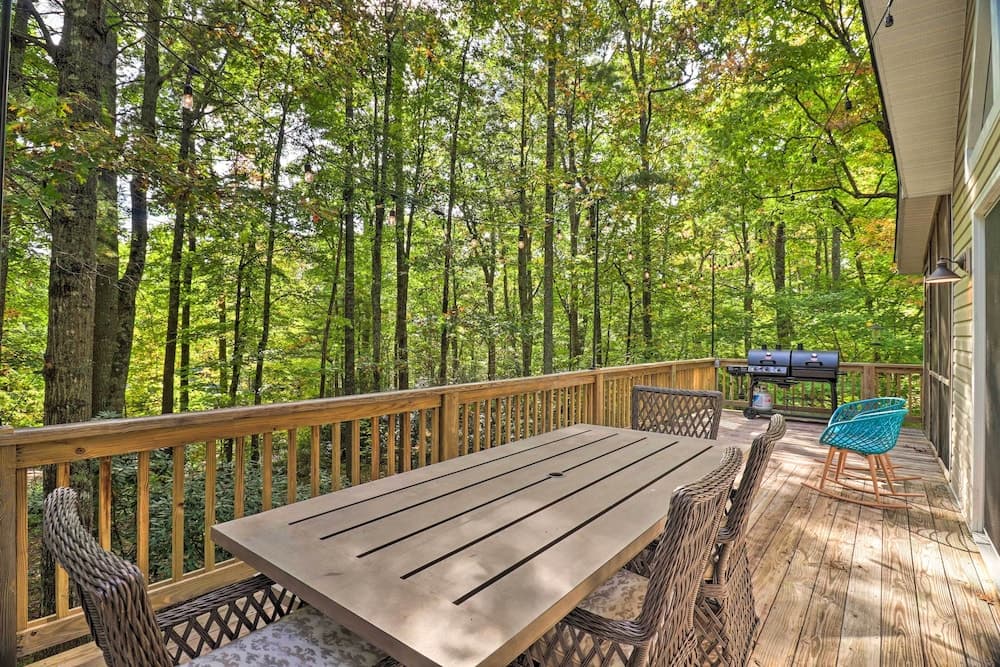 2 Mi to Sapphire Resort: Home w/ Hot Tub & Games!