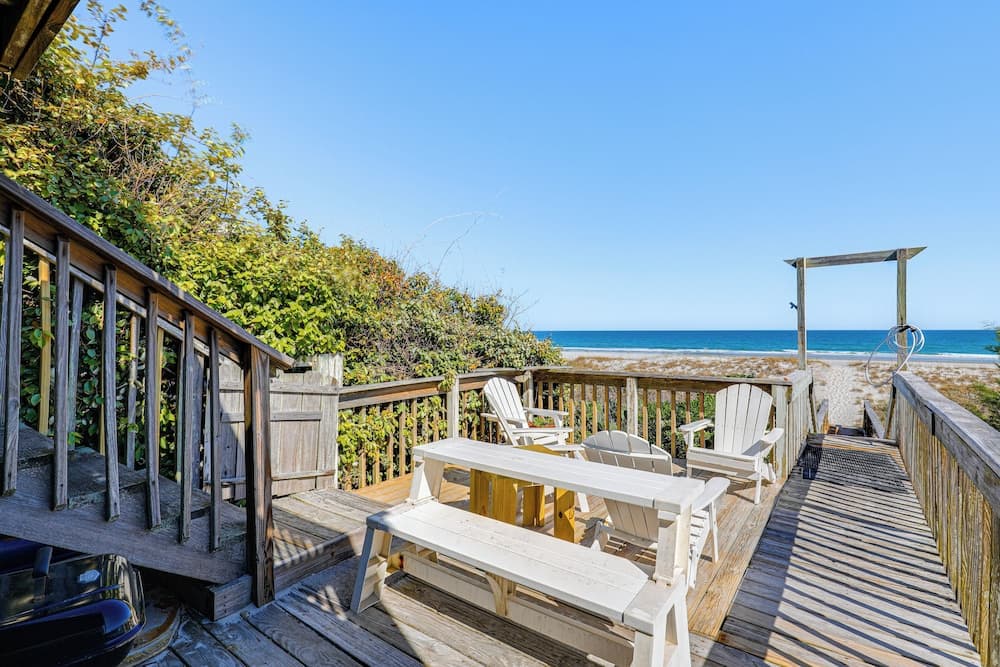 Oceanfront Gem w/ Rooftop Deck: Steps to Sand