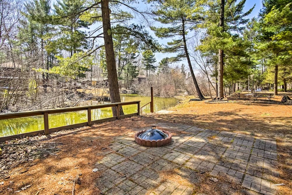 Spacious Mears House -steps From Lake Michigan!