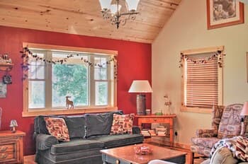 Rural Farmhouse Cabin on 150 Private Wooded Acres!