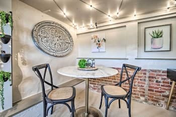 Cozy El Paso Studio w/ Patio ~ 5 Mi to Utep!