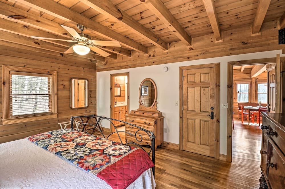 Private Sapphire Valley Resort Cabin w/ Mtn Views!