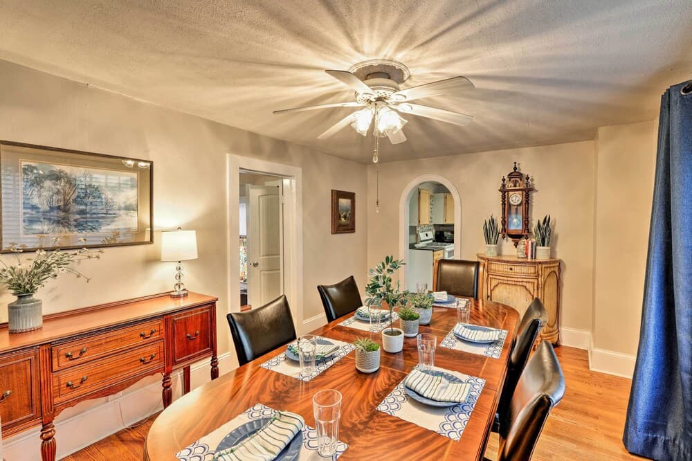 New Bern Home w/ Yard, Grill + Walkable Location