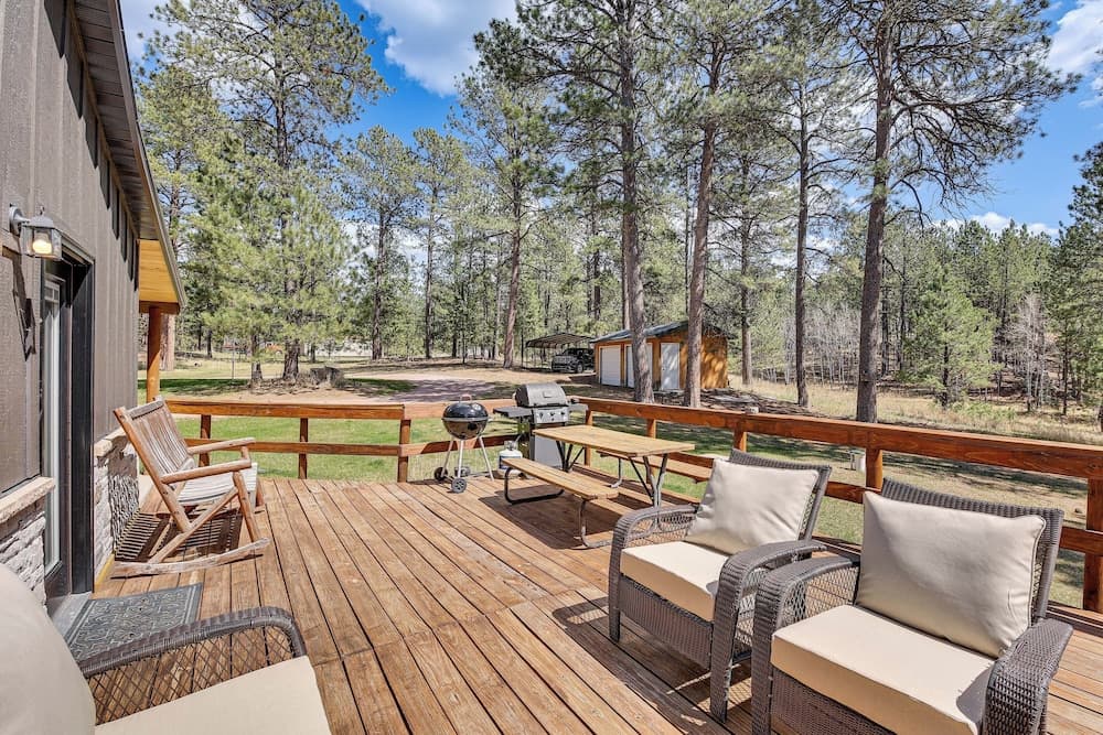 Private Black Hills Home w/ Corral: Horses Welcome