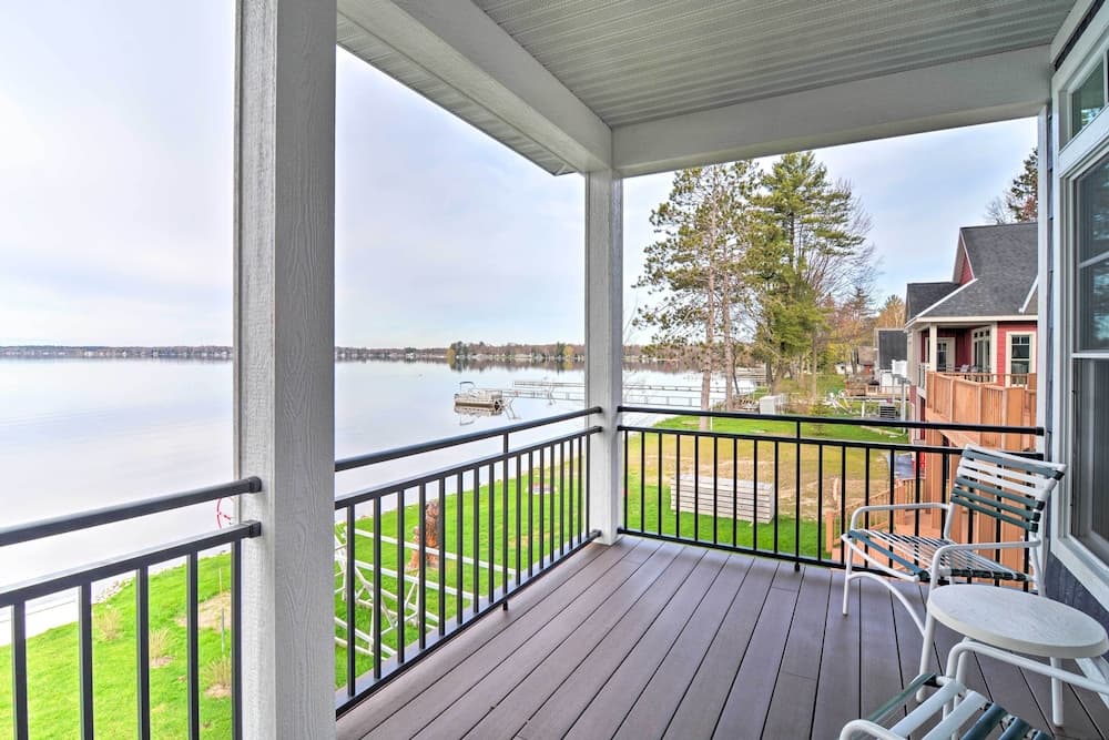 1/2 Mi to White Pine Trail: Lakefront Home w/ Dock