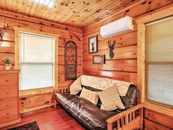 Log Cabin Studio in Sevierville w/ Deck & Hot Tub!