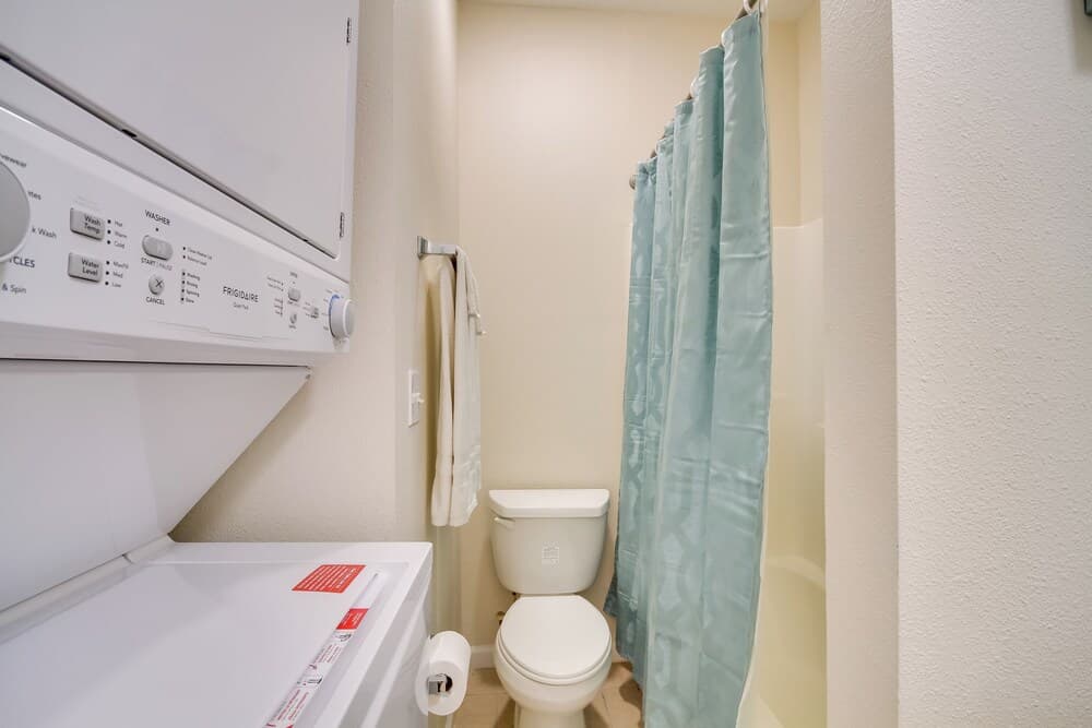 Walk to Beach: Gulfport Retreat w/ Patio