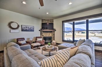 Montana Home w/ Hot Tub: < 1 Mile to Golf Course!
