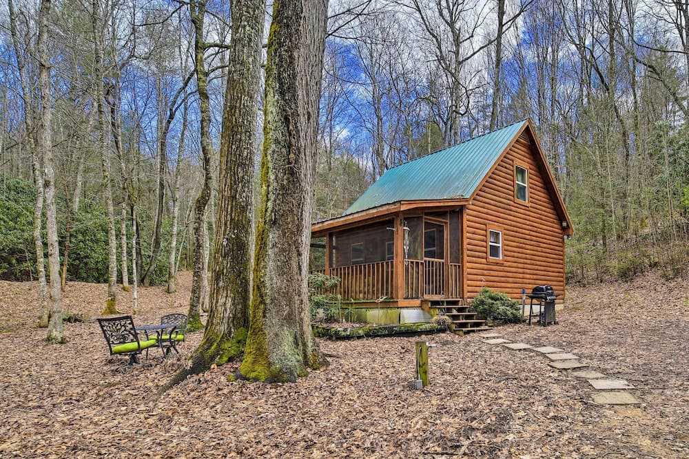 Peaceful Mountain City Cabin w/ Porch & Fire Pit