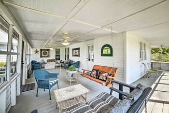 Rural & Historic Estate Home, 12 Mi to Clarksville