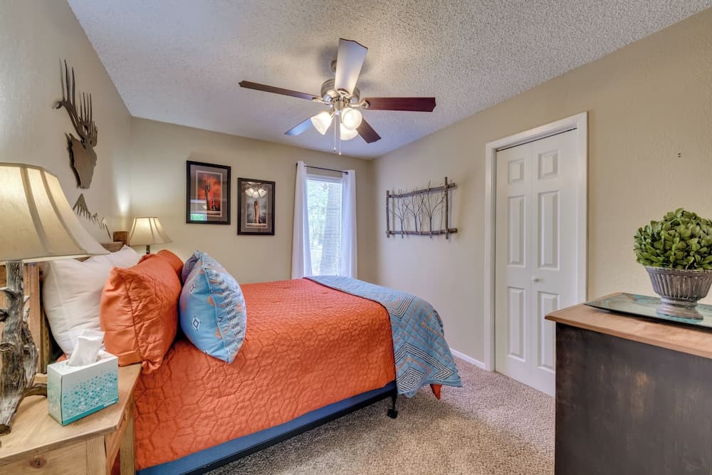 Ruidoso Home w/ Patio, Walk to Restaurants!