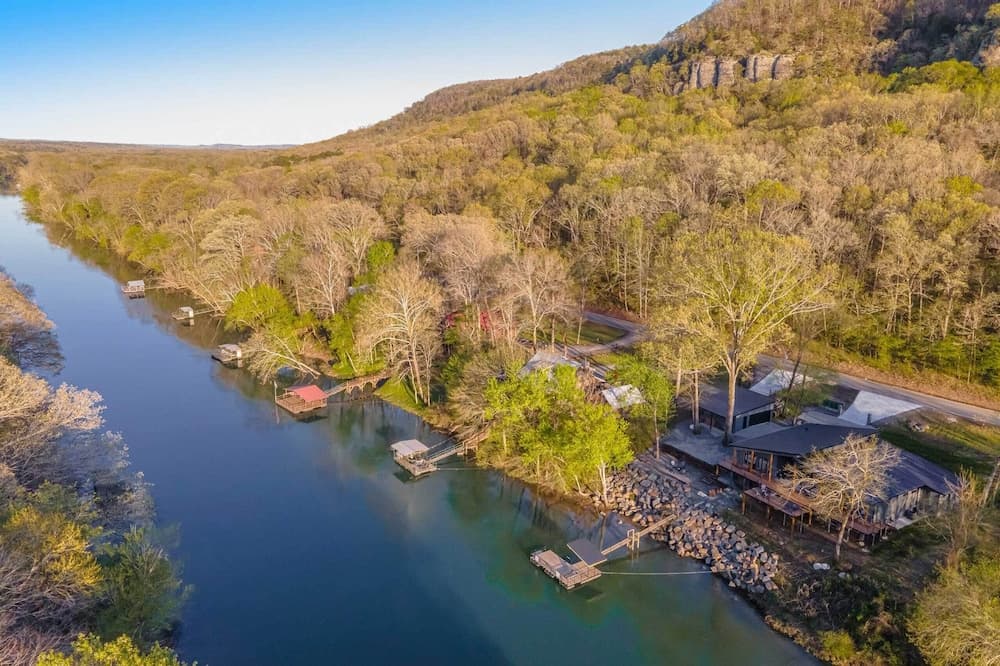Riverfront Heber Springs Home With Dock & Slip!