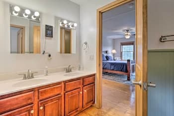 Wilmington Home on 18 Acres ~ 9 Mi to Skiing!