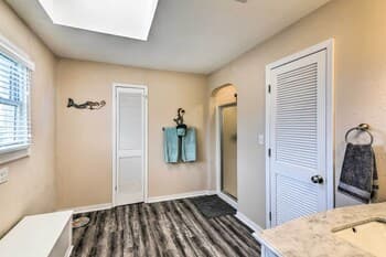 Spacious Galveston House < 1 Mi to Jamaica Beach!